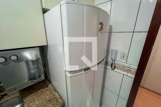 Detalhe da cozinha de apartamento para alugar com 3 quartos, 70m² em Jardim Planalto, Goiânia