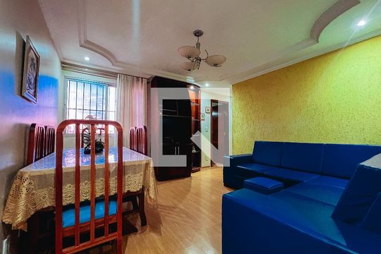 Sala de apartamento para alugar com 3 quartos, 70m² em Jardim Planalto, Goiânia