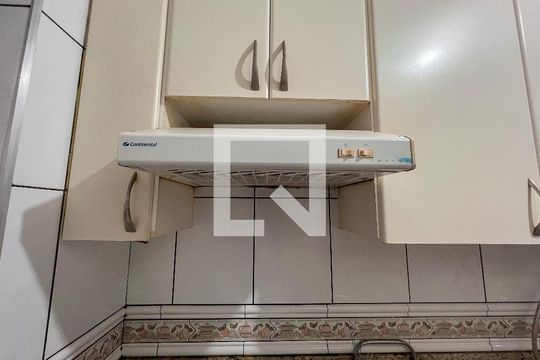 Detalhe da cozinha de apartamento para alugar com 3 quartos, 70m² em Jardim Planalto, Goiânia