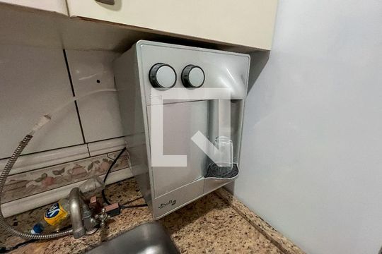 Detalhe da cozinha de apartamento para alugar com 3 quartos, 70m² em Jardim Planalto, Goiânia