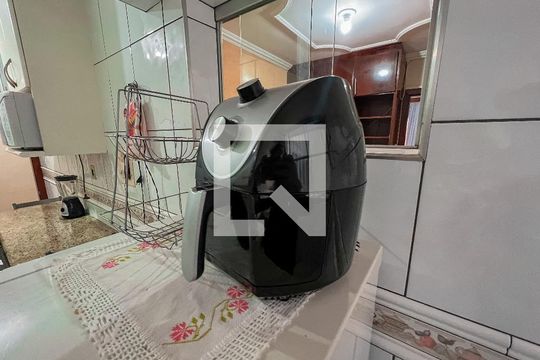 Detalhe da cozinha de apartamento para alugar com 3 quartos, 70m² em Jardim Planalto, Goiânia