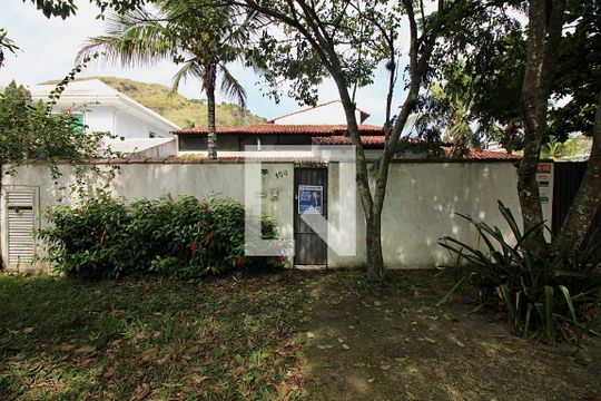 Fachada de casa à venda com 5 quartos, 600m² em Recreio dos Bandeirantes, Rio de Janeiro