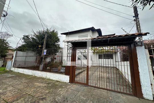 Fachada da casa  de casa à venda com 4 quartos, 220m² em Fátima, Canoas