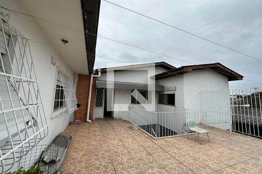 Varanda  de casa à venda com 4 quartos, 220m² em Fátima, Canoas