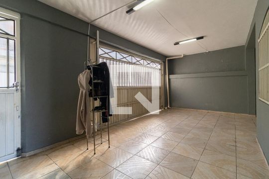 Garagem de casa à venda com 3 quartos, 425m² em Vila Brasilina (saúde), São Paulo