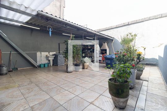 Quintal de casa à venda com 3 quartos, 425m² em Vila Brasilina (saúde), São Paulo