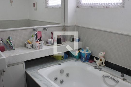 Banheiro da Suíte de apartamento à venda com 3 quartos, 160m² em Bela Vista, São Paulo
