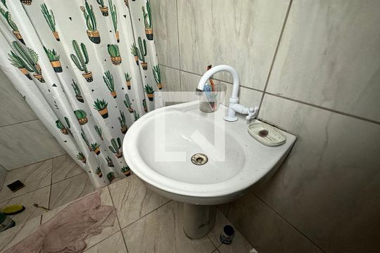 Pia do Banheiro de casa à venda com 2 quartos, 75m² em Centro, São Leopoldo