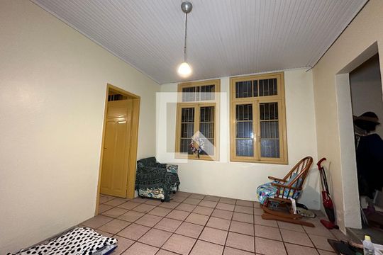 Sala de casa à venda com 2 quartos, 75m² em Centro, São Leopoldo