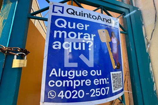 Fachada de casa à venda com 2 quartos, 75m² em Centro, São Leopoldo