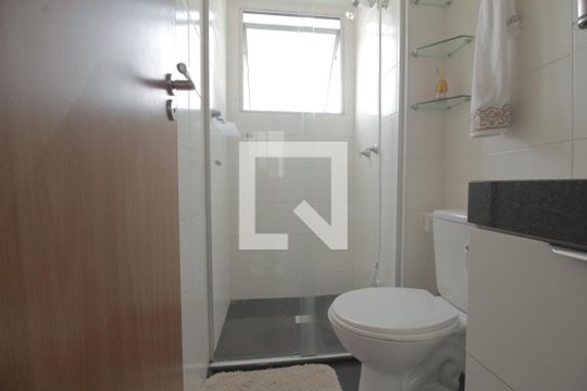 Banheiro de apartamento para alugar com 2 quartos, 47m² em São José, Canoas