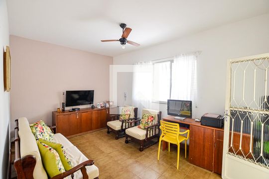 Casa à venda com 4 quartos, 150m² em Santa Rosa, Niterói