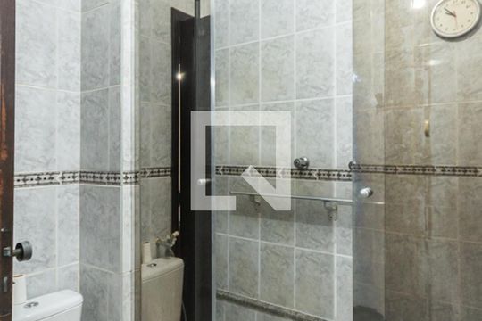 Banheiro de apartamento para alugar com 2 quartos, 78m² em Grajau, Rio de Janeiro