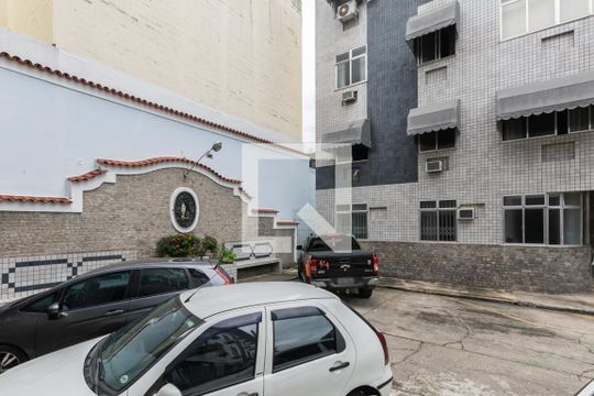 Vista de apartamento para alugar com 2 quartos, 78m² em Grajau, Rio de Janeiro