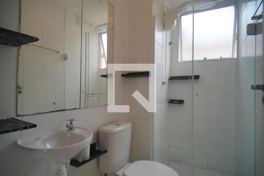 Banheiro de apartamento à venda com 2 quartos, 40m² em Santo Afonso, Novo Hamburgo