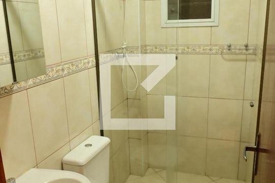 Banheiro de apartamento para alugar com 1 quarto, 61m² em Maracanã, Praia Grande