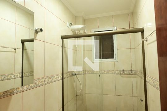 Banheiro de apartamento para alugar com 1 quarto, 61m² em Maracanã, Praia Grande