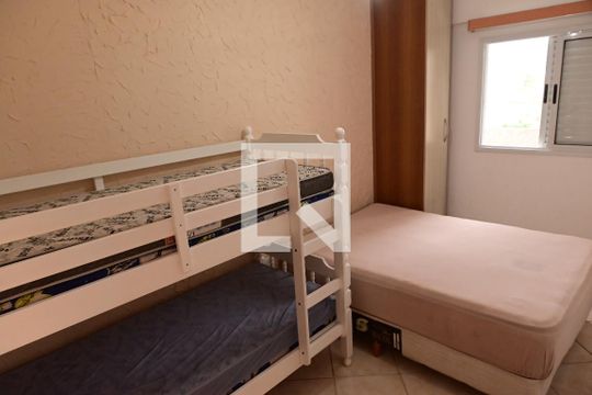Quarto  de apartamento para alugar com 1 quarto, 61m² em Maracanã, Praia Grande