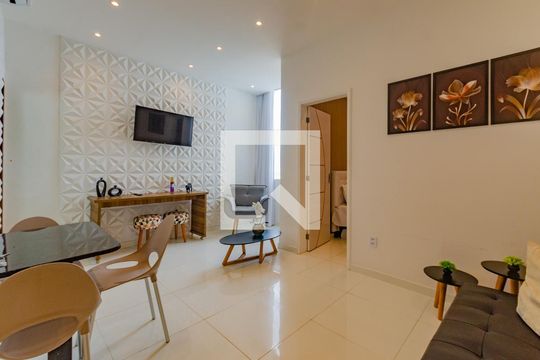 Sala de apartamento para alugar com 1 quarto, 40m² em Barra, Salvador