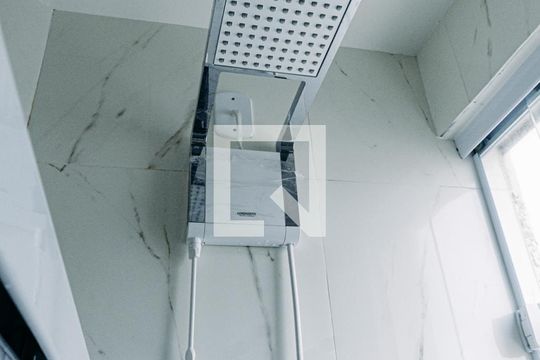 Chuveiro de apartamento para alugar com 1 quarto, 40m² em Barra, Salvador
