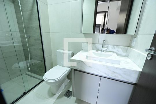 Banheiro de apartamento para alugar com 2 quartos, 69m² em Setor Bueno, Goiânia