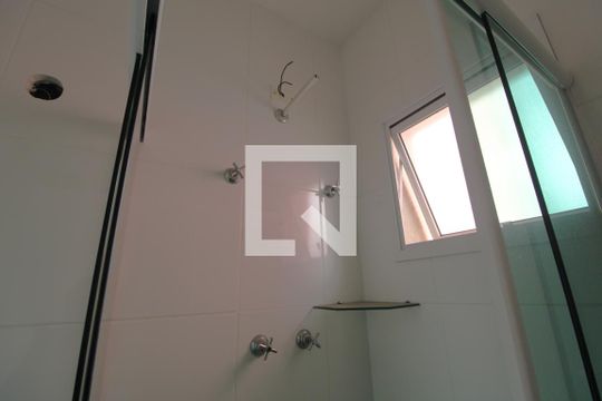 Banheiro de casa de condomínio para alugar com 2 quartos, 70m² em Jardim Ubirajara (zona Sul), São Paulo