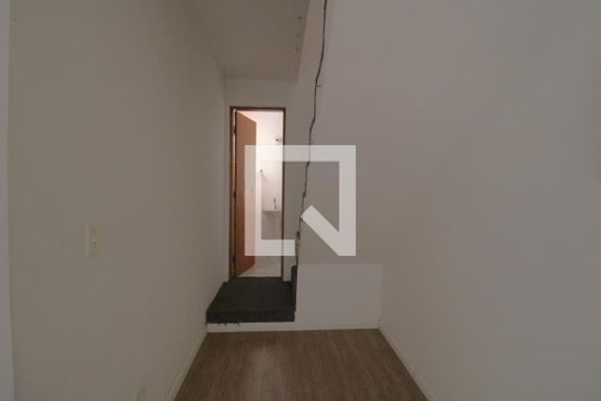Sala de casa de condomínio à venda com 2 quartos, 70m² em Jardim Ubirajara (zona Sul), São Paulo