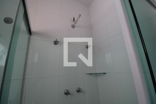 Banheiro de casa de condomínio à venda com 2 quartos, 70m² em Jardim Ubirajara (zona Sul), São Paulo
