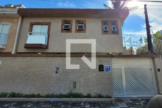 Fachada de casa para alugar com 3 quartos, 150m² em Ponta da Praia, Santos