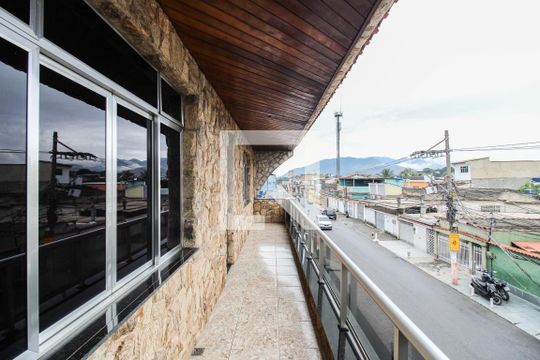 Varanda 2 de apartamento para alugar com 3 quartos, 150m² em Vila Dagmar, Belford Roxo
