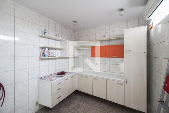 Área de Serviço de apartamento para alugar com 3 quartos, 150m² em Vila Dagmar, Belford Roxo