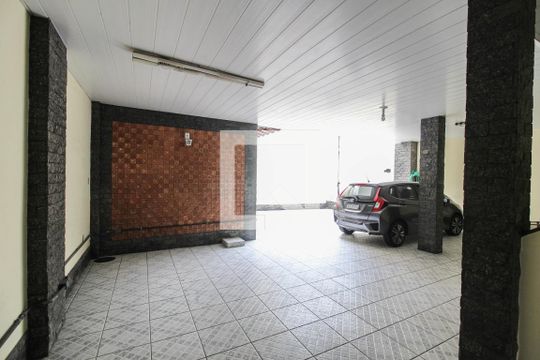 Garagem de apartamento para alugar com 3 quartos, 150m² em Vila Dagmar, Belford Roxo