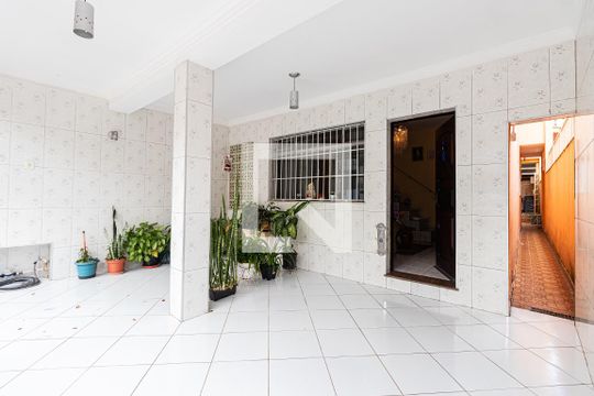 Garagem de casa à venda com 6 quartos, 230m² em Chácara Califórnia, São Paulo