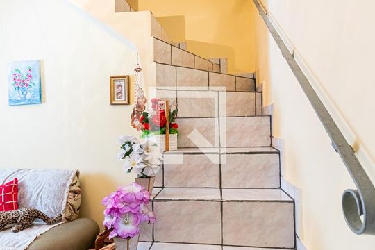 Casa 1 - Escadas de casa à venda com 6 quartos, 230m² em Chácara Califórnia, São Paulo