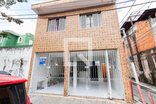Fachada de casa à venda com 6 quartos, 230m² em Chácara Califórnia, São Paulo