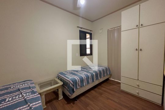 Suíte 1 de apartamento para alugar com 3 quartos, 125m² em Barra Funda, Guarujá
