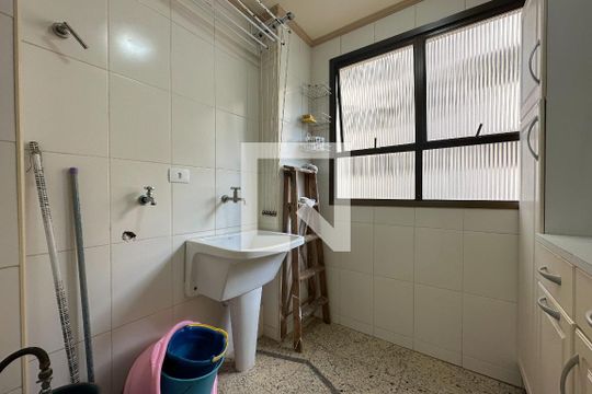 Área de Serviço de apartamento para alugar com 3 quartos, 125m² em Barra Funda, Guarujá