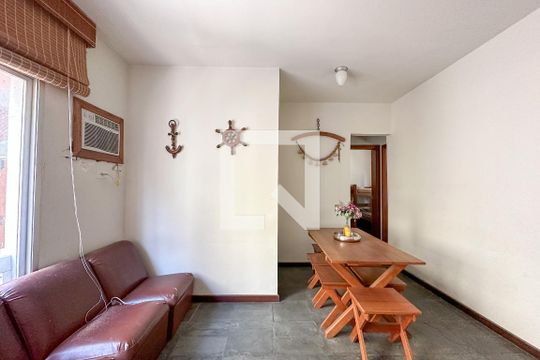 Sala de apartamento para alugar com 2 quartos, 75m² em Parque Enseada, Guarujá
