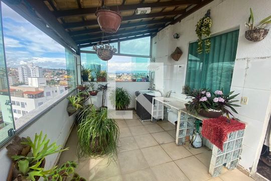 Apartamento à venda com 4 quartos, 233m² em Parque Turistas, Contagem