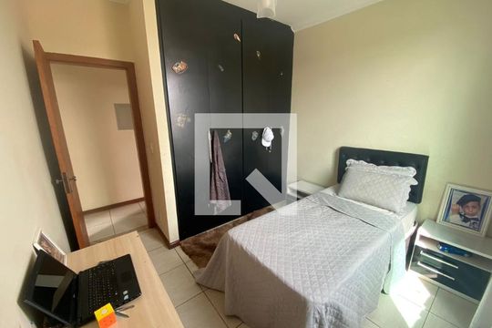 Apartamento à venda com 4 quartos, 233m² em Parque Turistas, Contagem