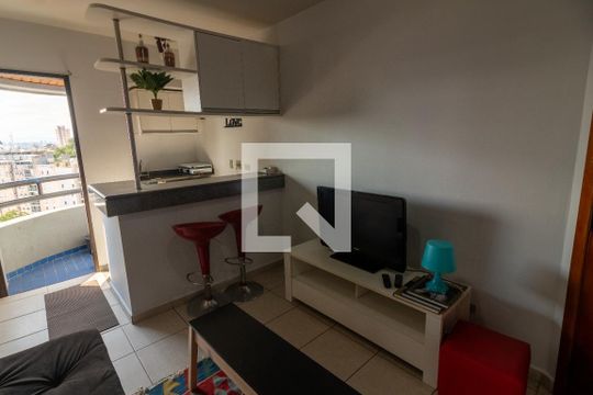 Sala de apartamento para alugar com 1 quarto, 42m² em Vila Suzana, São Paulo