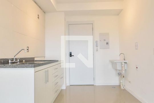 Cozinha de apartamento para alugar com 1 quarto, 29m² em Campo Belo, São Paulo