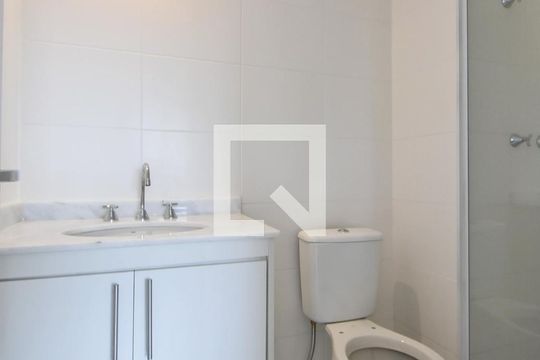 Banheiro de apartamento para alugar com 1 quarto, 29m² em Campo Belo, São Paulo