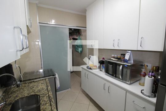 Cozinha de apartamento para alugar com 2 quartos, 58m² em Jd Independ, São Paulo