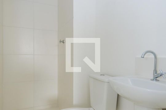 Banheiro de apartamento à venda com 2 quartos, 37m² em Vila das Bandeiras, Guarulhos