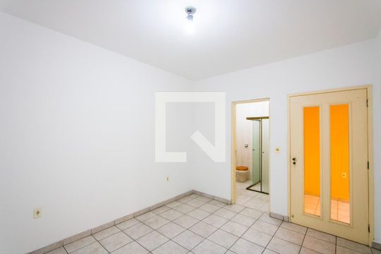 Quarto de casa à venda com 2 quartos, 140m² em Jardim Ocara, Santo André