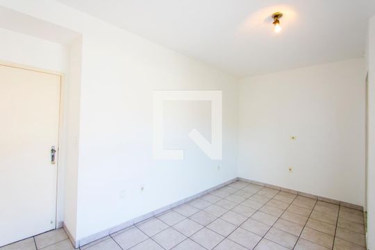 Sala de casa à venda com 2 quartos, 140m² em Jardim Ocara, Santo André