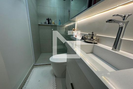Banheiro da Suíte de apartamento à venda com 2 quartos, 68m² em Barra Funda, São Paulo