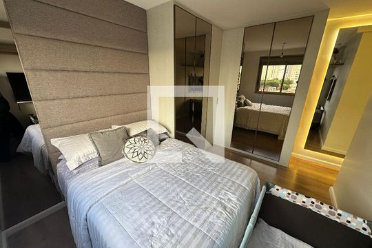 Suite de apartamento à venda com 2 quartos, 68m² em Barra Funda, São Paulo