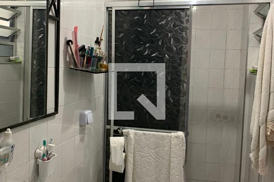 Banheiro de apartamento à venda com 2 quartos, 72m² em Jardim Dourado, Guarulhos